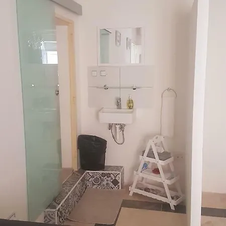 235 St.ursula Street Studio Apartment